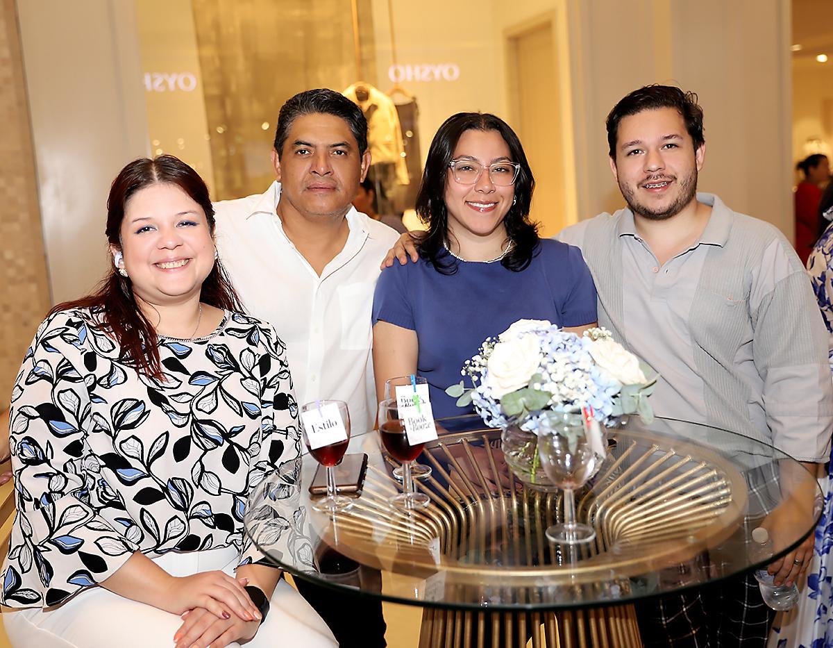 Multiplaza y Revista Estilo Presentaron Book n’ Booze 2025