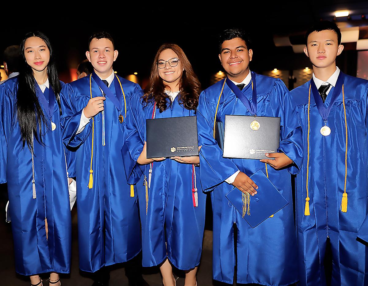 Kamen Chen Yu, Roberto Henríquez, Rachel Montoya, Gabriel Castro y Billy Chen