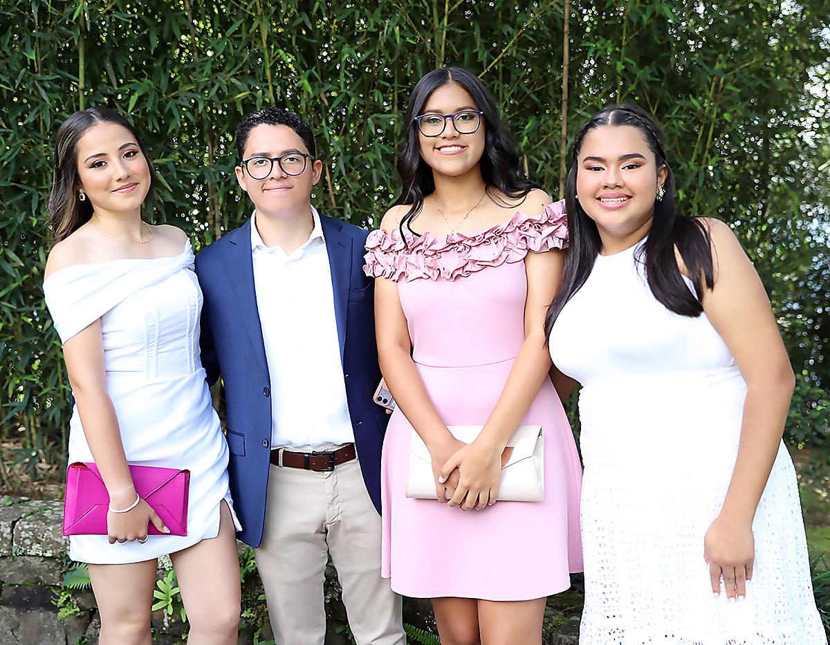 Rebeca Flores, Diego Carlos Hernández, Valeria Jerez y María Fernanda Banegas