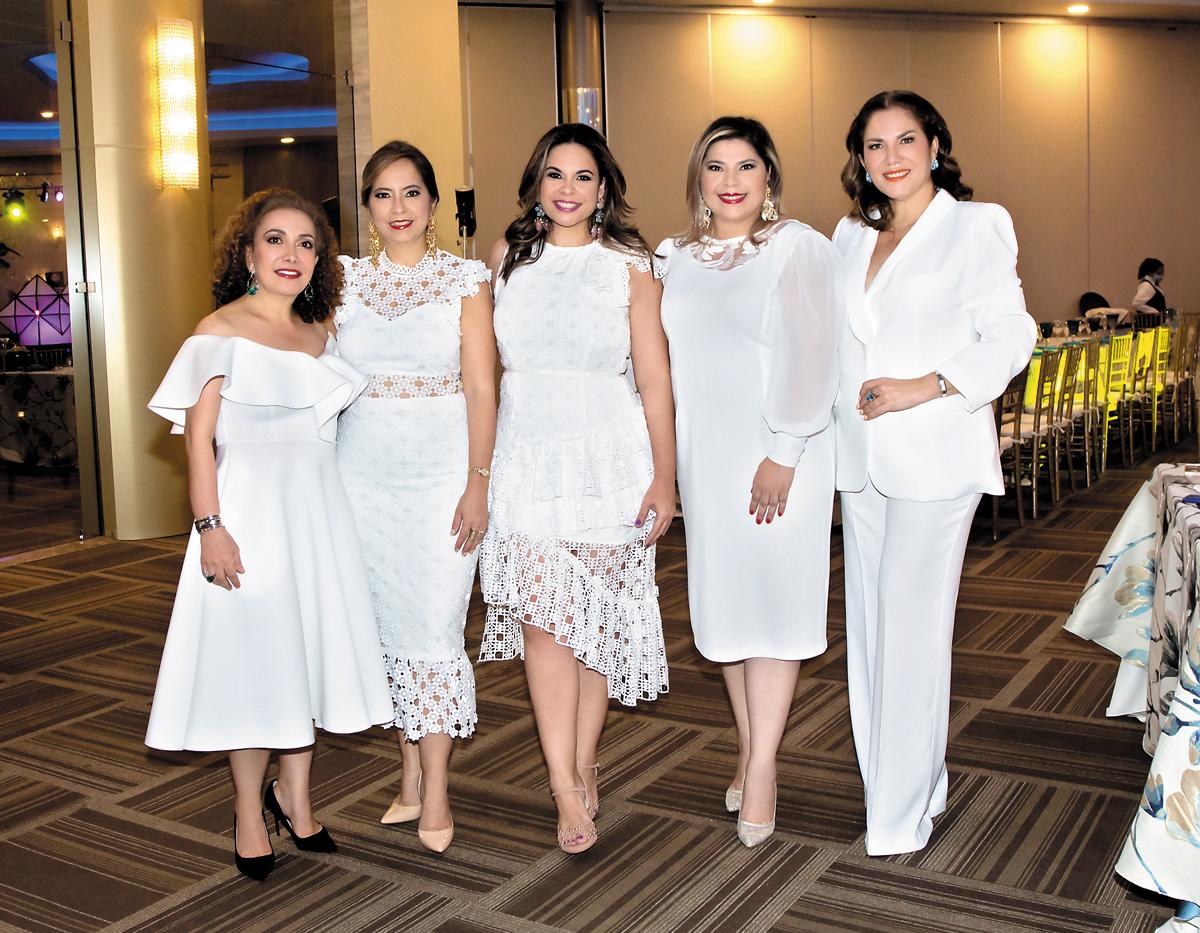  Patricia Giacoman, Sandra Matta, Dina Bendeck, Nicole Ramos y Jessica Lara.