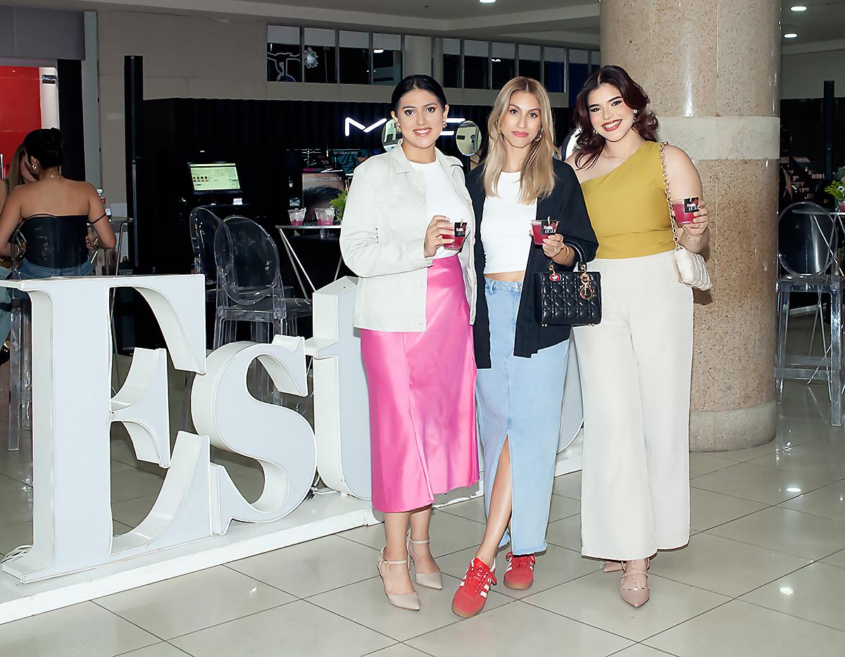 Adriana Boquín, Rosyl Mejía y Viviana Handal.