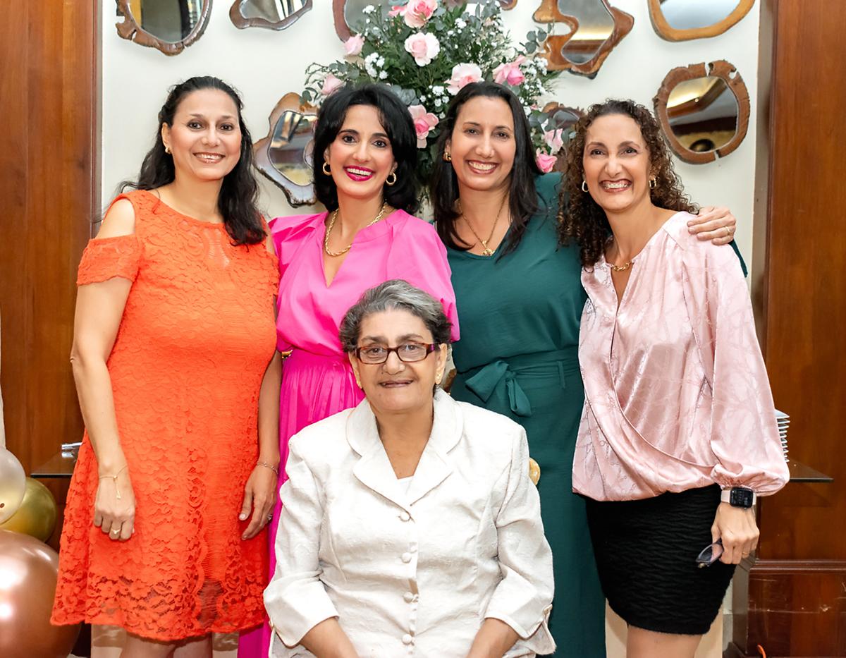 Nataly Jaar, Johana Faraj, Mirna Pumpo, Jamalat Madanat con Mirna Jaar.