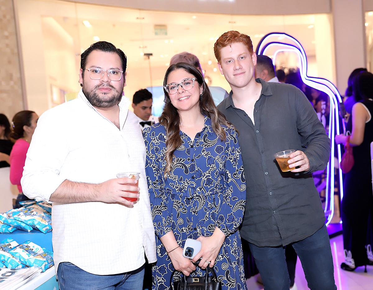José Mejía, Natalia Rivera y Rufo Paredes.
