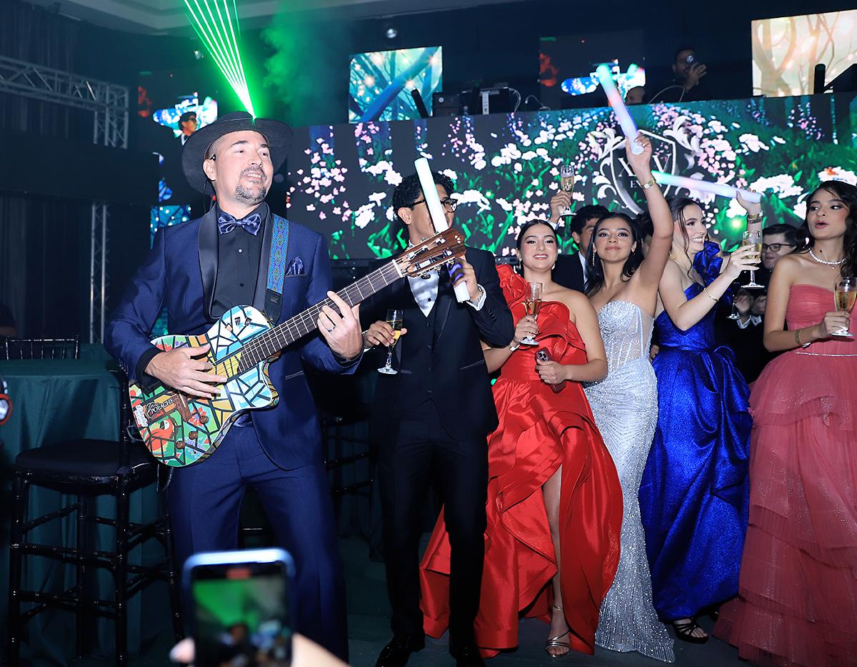 Fiesta de la prom 2025 de la Academia Los Pinares