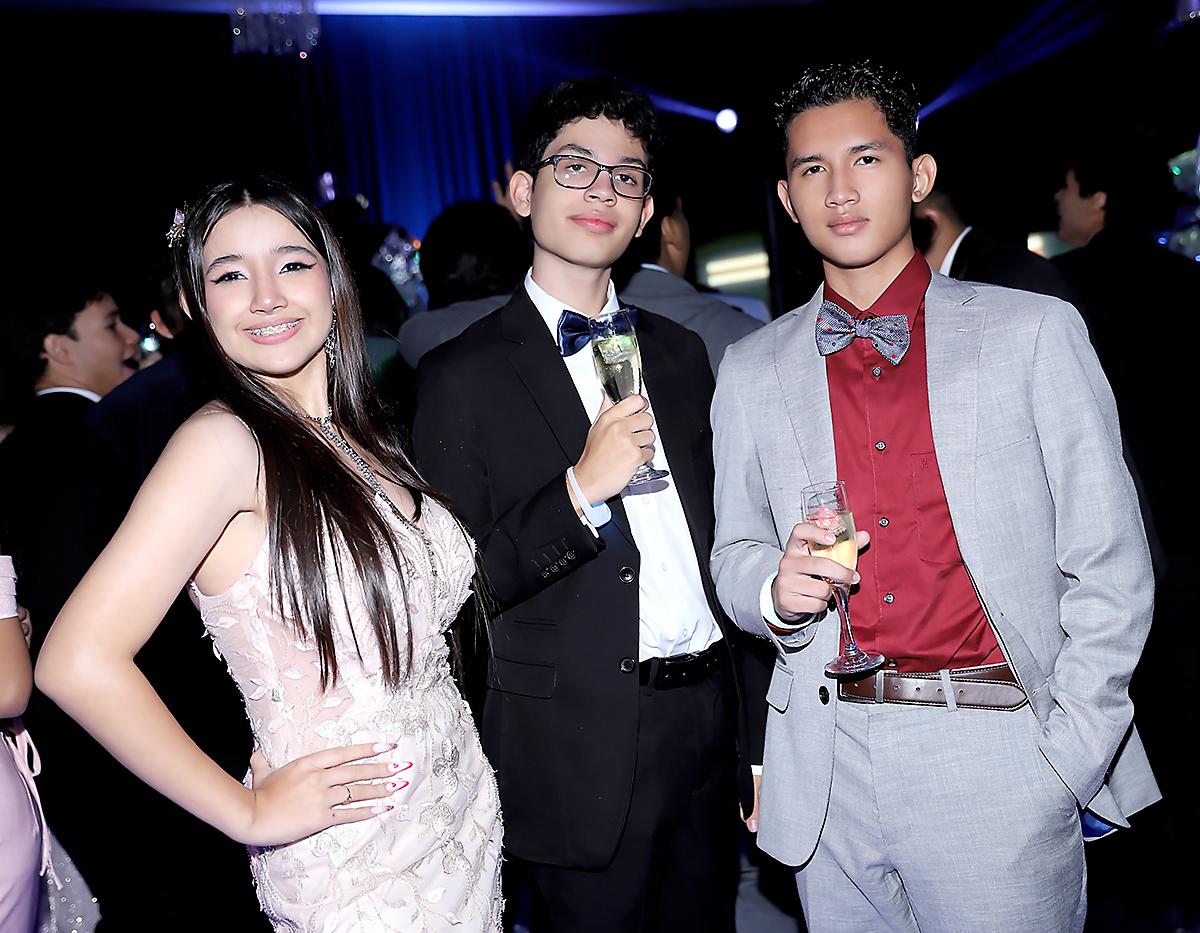 Fiesta de la prom 2024 de Mayan School