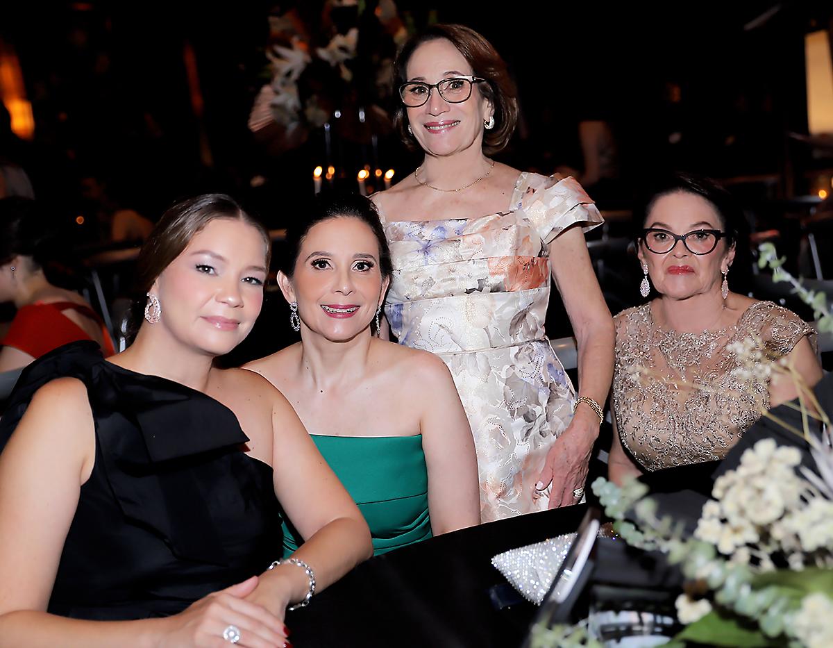 Invitados a la prom de la Escuela Americana de Tegucigalpa 2024