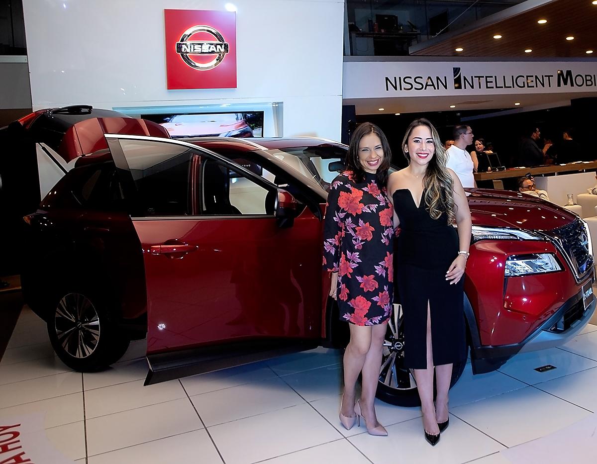Alejandra Cáceres y Diana Pineda de Nissan.