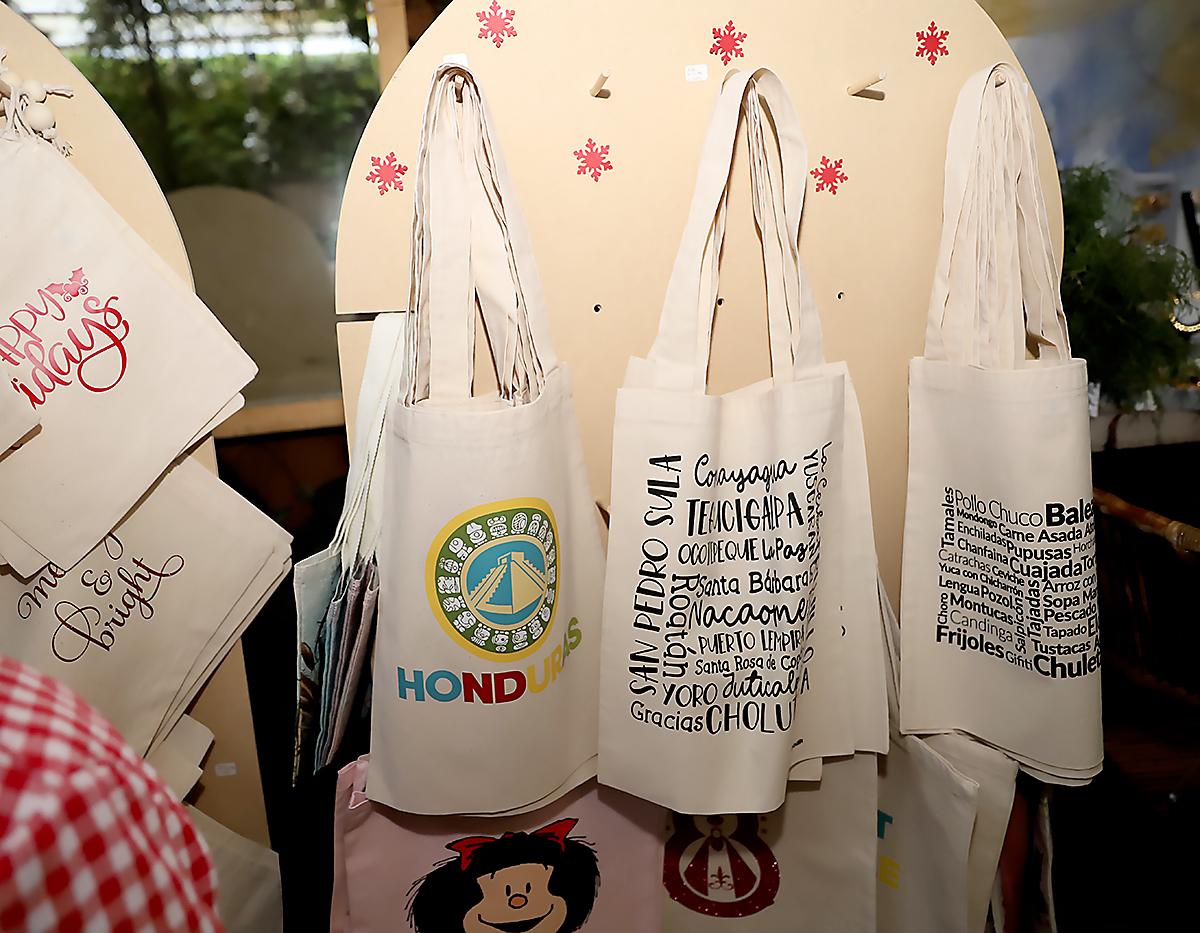Totes de lona con originales motivos y frases