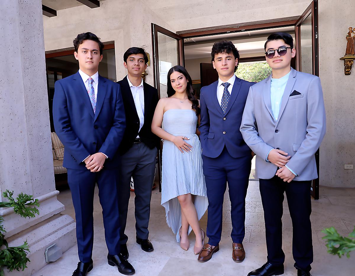 Enrique Enamorado, Silvio Larios, Miah Abudoj, Rodrigo Naharros y Luis Andrés Cisne.