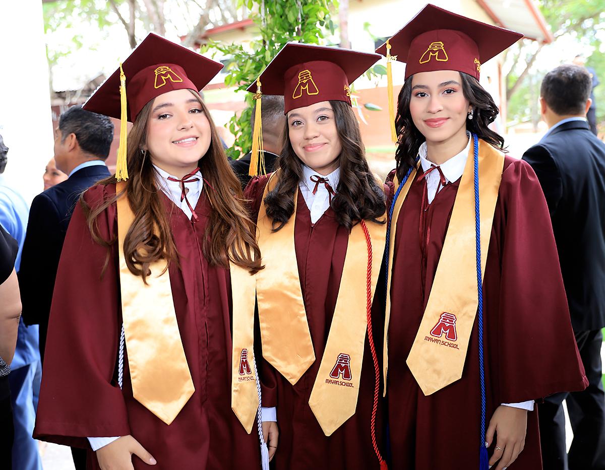 Alina Mercado y Marianna Ochoa.