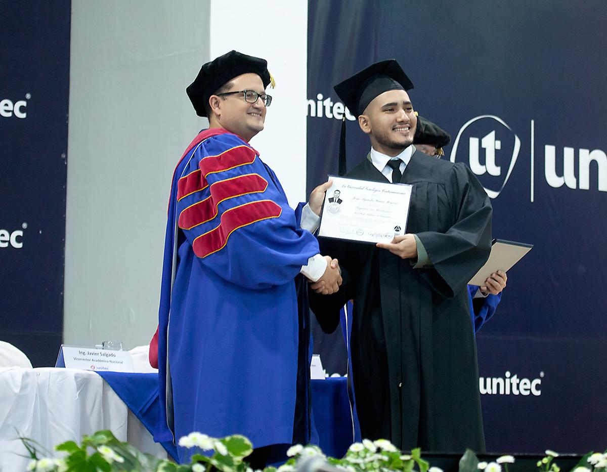 Graduaciones UNITEC 2024 en San Pedro Sula