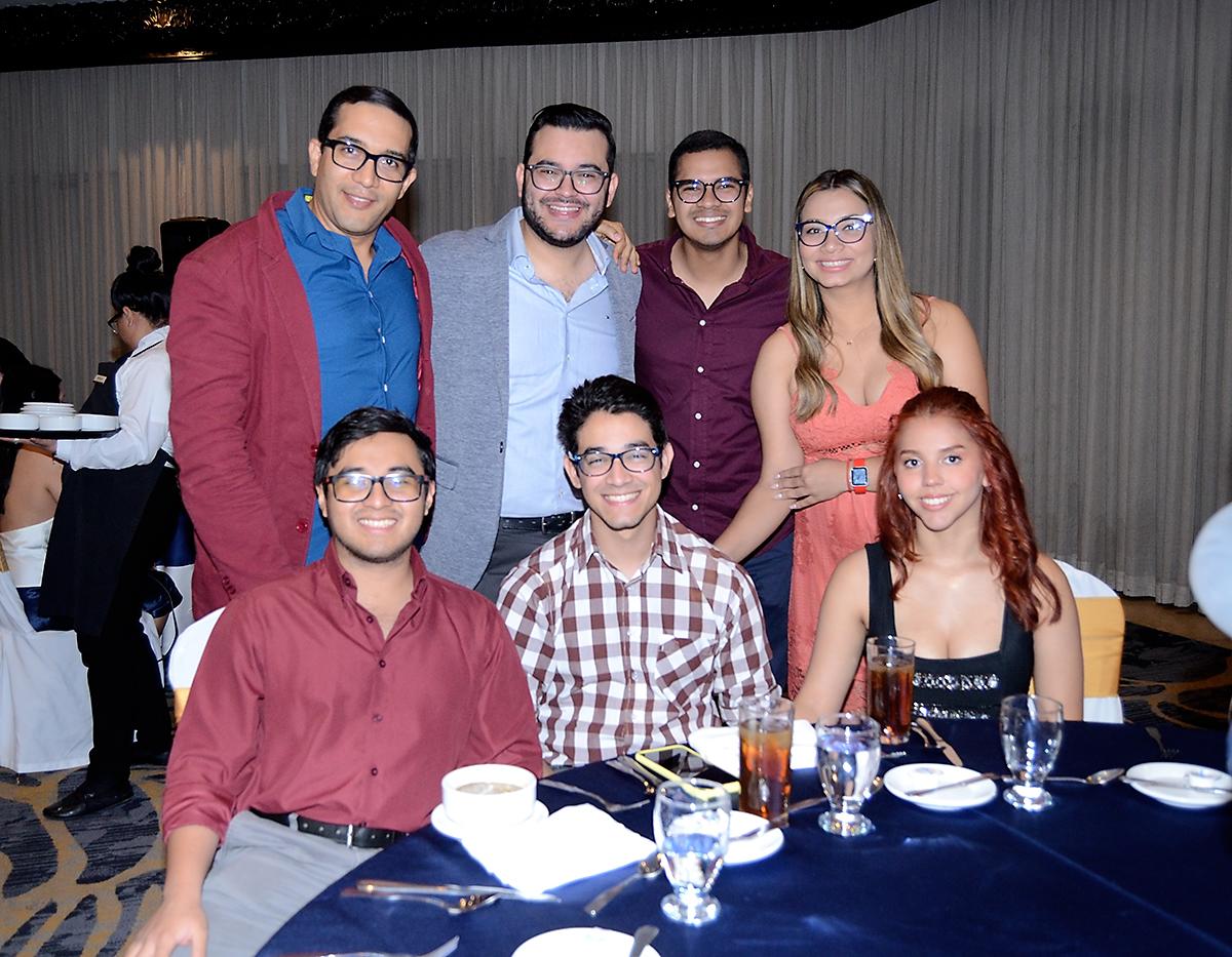 Nasry Siwady, Fernando Chávez, Gabriel Ortez, Jorge Castro, Emilio Sierra, Melany Flores y Andrea Urbina.