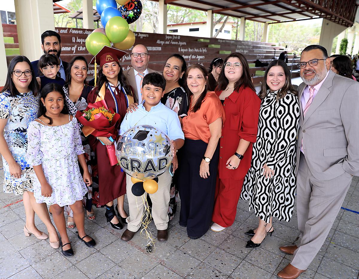 Graduación de los seniors 2025 de Mayan School
