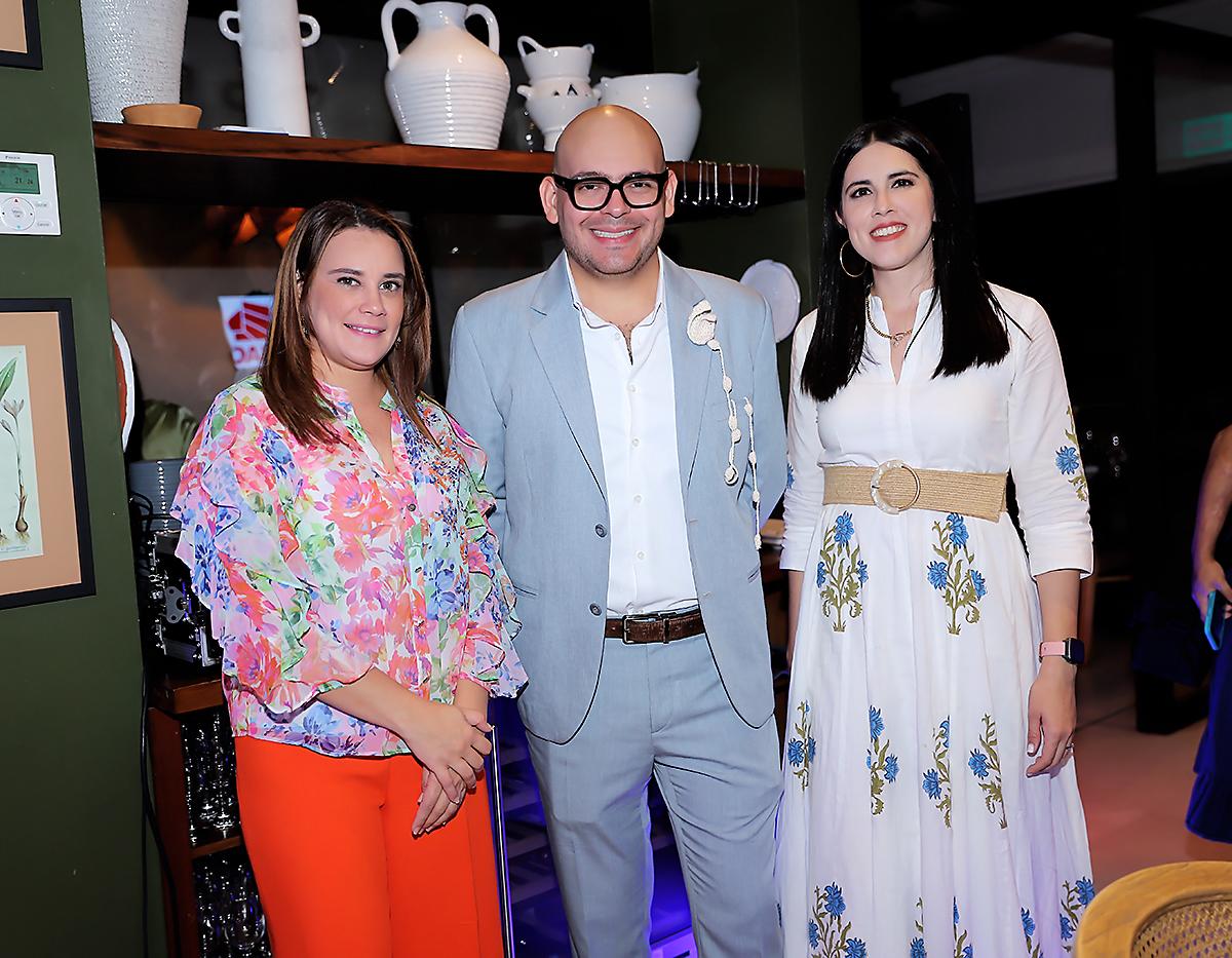 Karol Martínez, Lawin Paz y Paola Chinchilla.