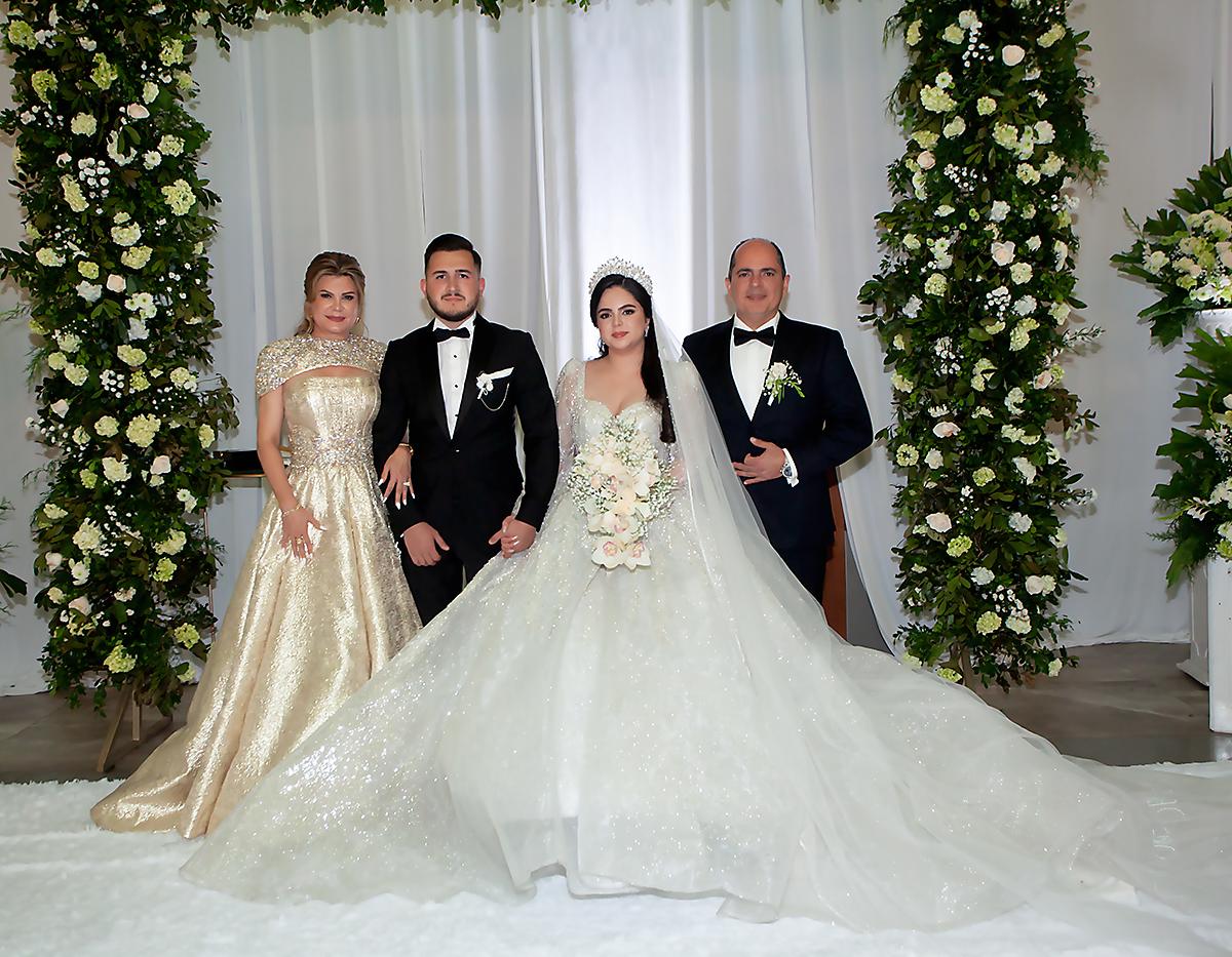 Doris de Carrillo, Orkhan Yusubov, Andrea Carrillo y Richard Carrillo. 