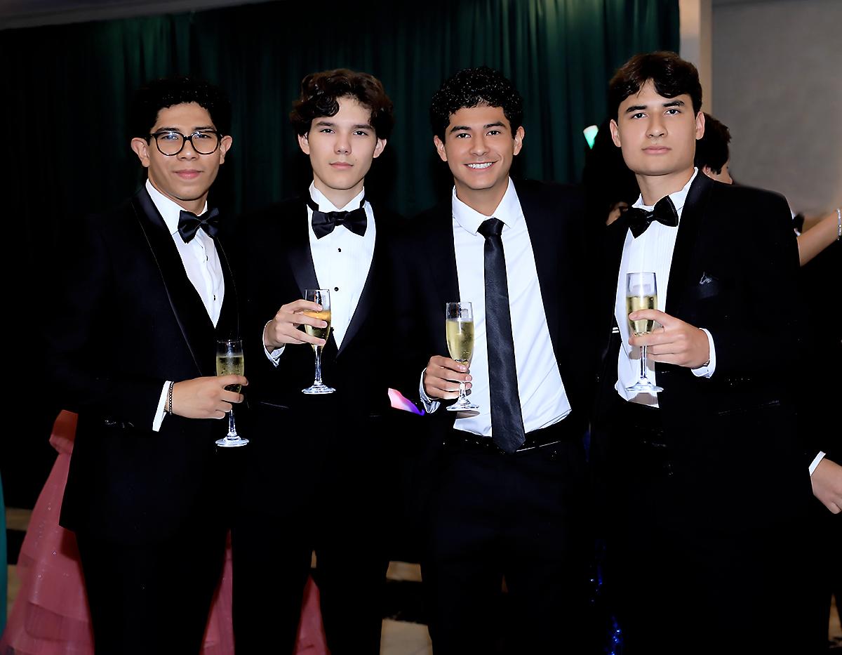 Fiesta de la prom 2025 de la Academia Los Pinares