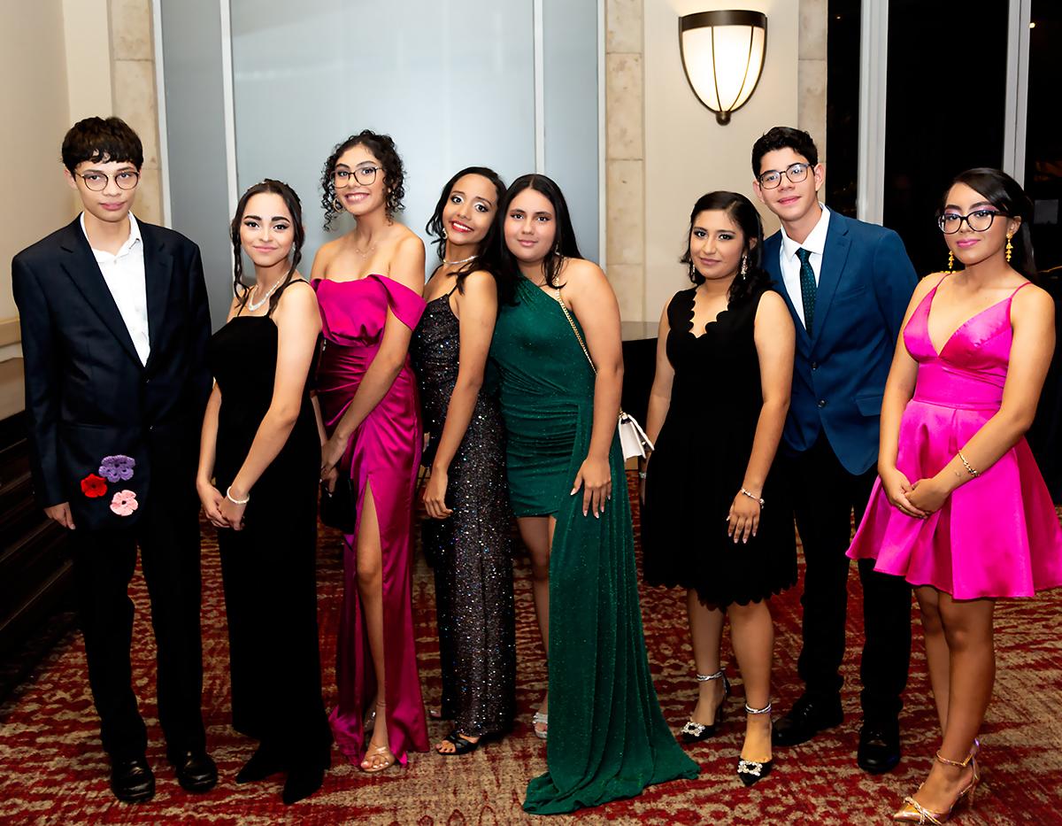 Luis Mena, Axa Smith, María Luisa, Milly, Valeria Madrid, Gloria Cruz, Sebastián Torres y Joana Hernández. 