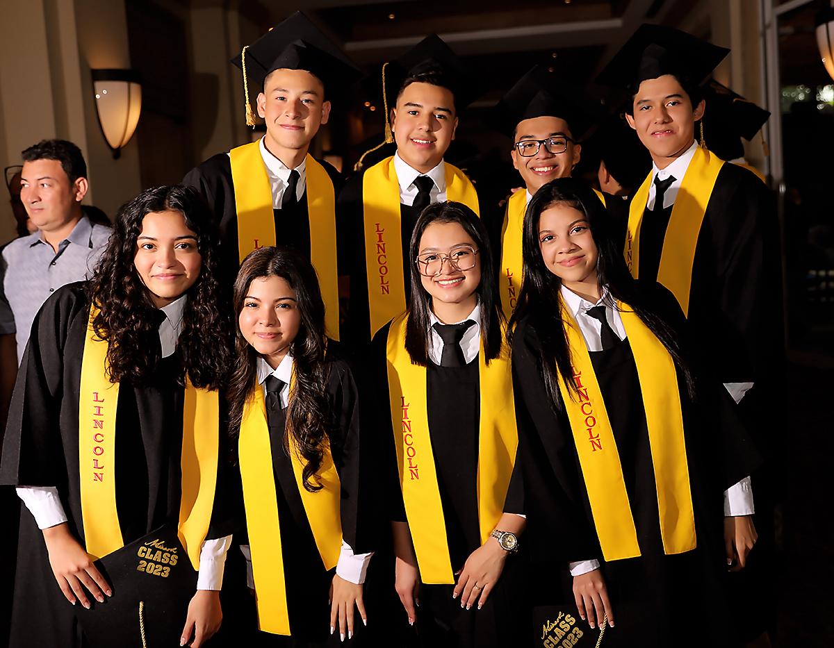 Ariel Ochoa, Emilio Flores, Joseph Martínez, Emilk Alvarenga, Gloria Galilea Pérez, Natalie Rico, Alexandra Flores y Ashlim Chacón