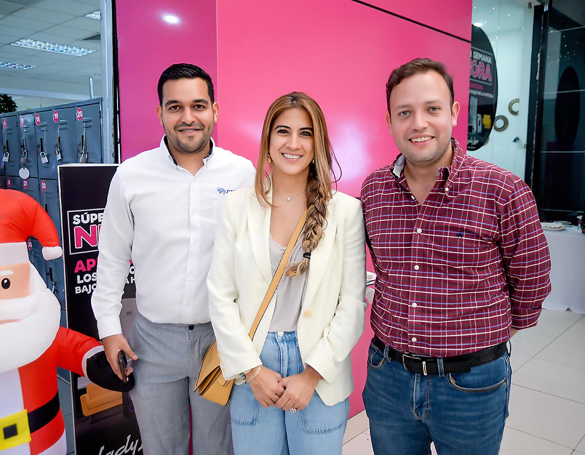Priscila Solorzano, Jimmy Ayala y Cesar Maldonado.