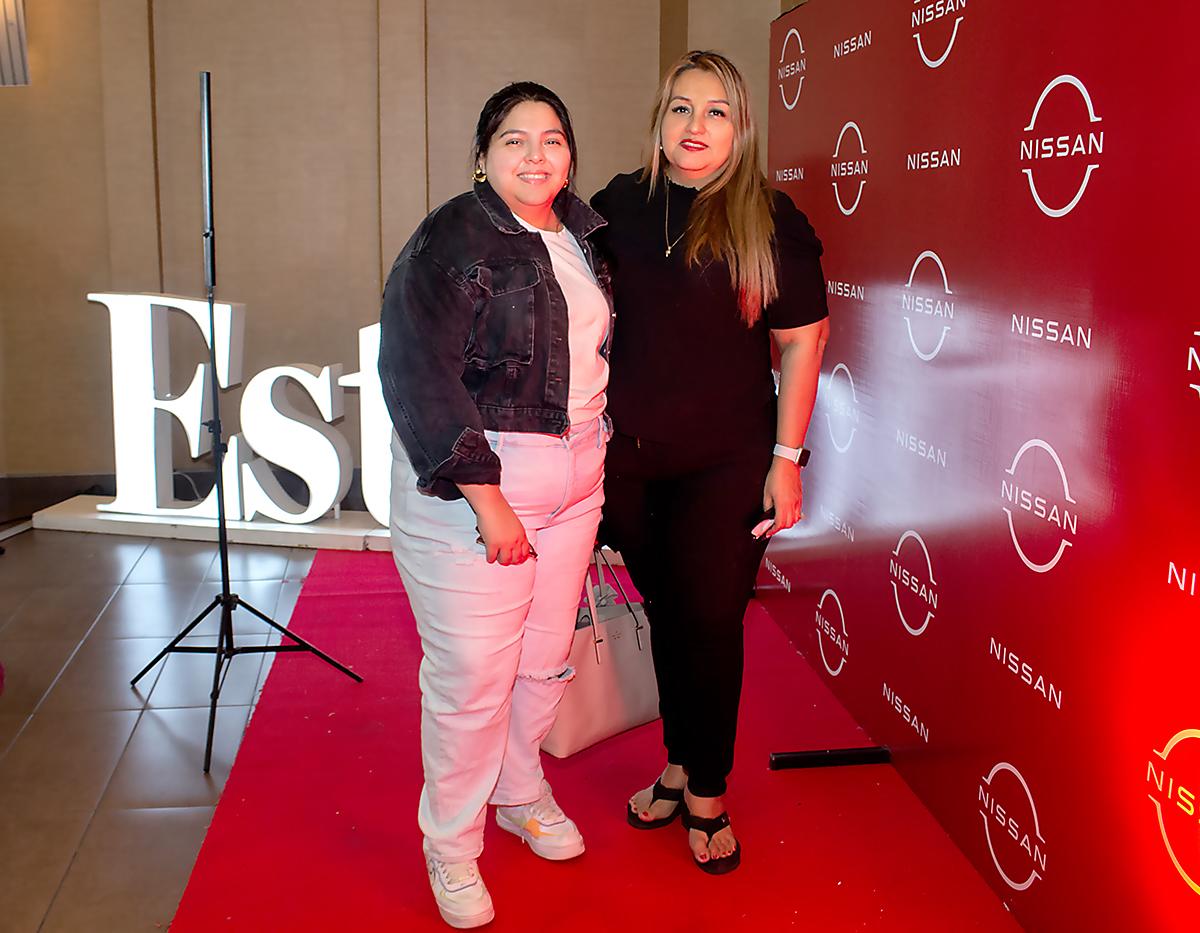 Tania Orellana y su madre Tania Orellana.