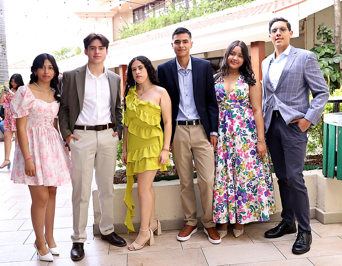 Helen Argeñal, José Medina, Zina Vaquedano , Mario Ferrufino, Hannia López y Manuel Venegas.