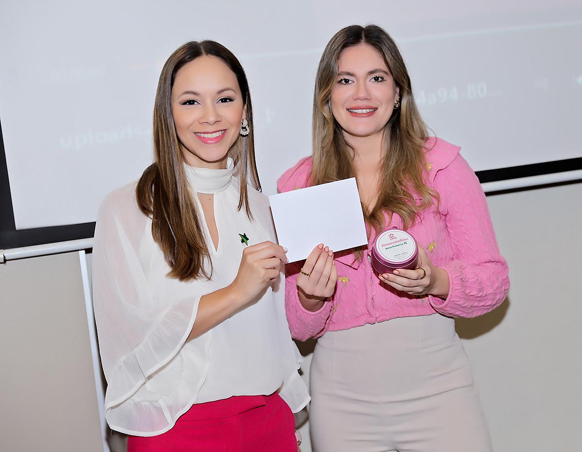 Nelly Morales y Marisa Chávez.