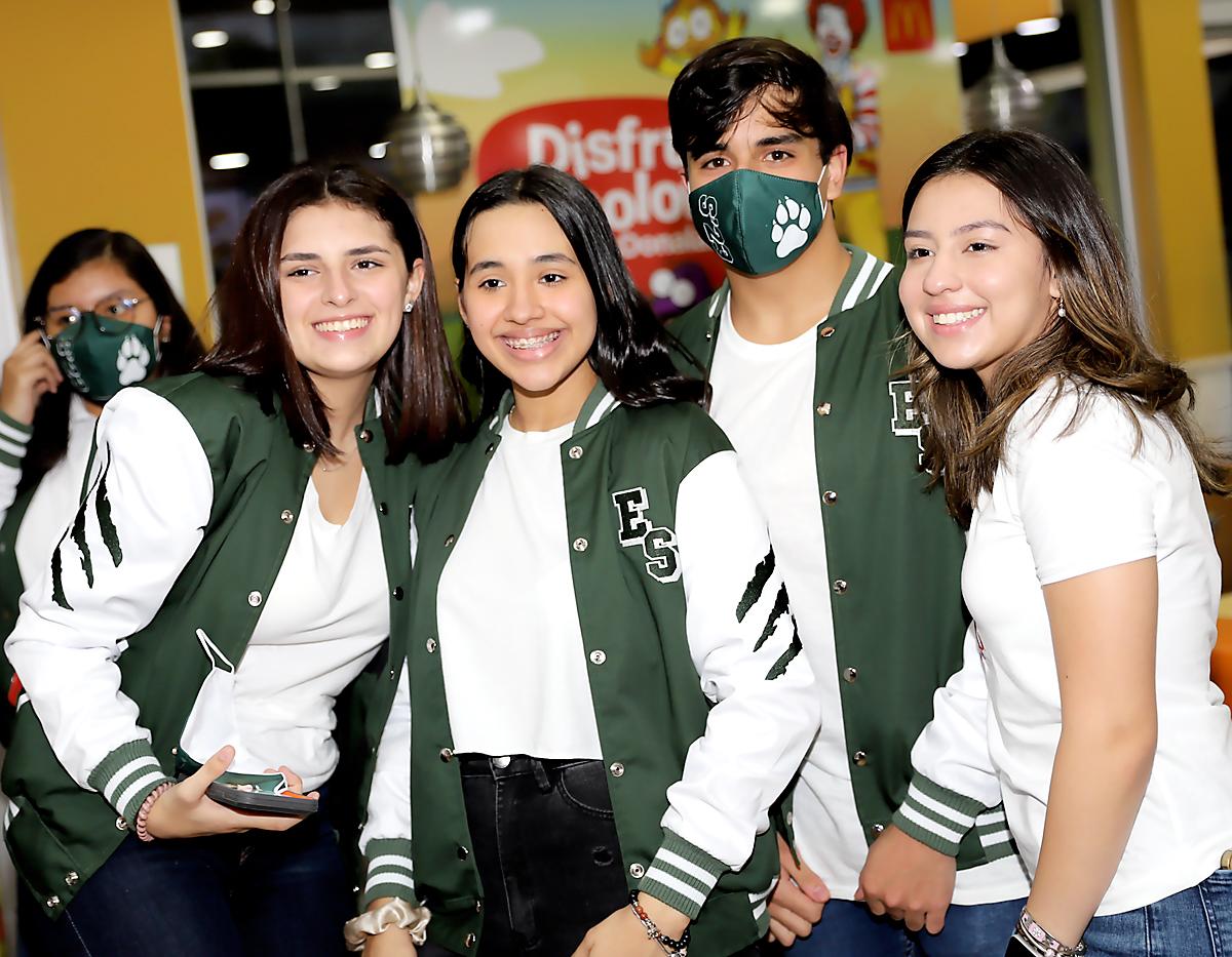 Andrea García, Valeria Vásquez, Alejandro Mass y Fabiana Pinto