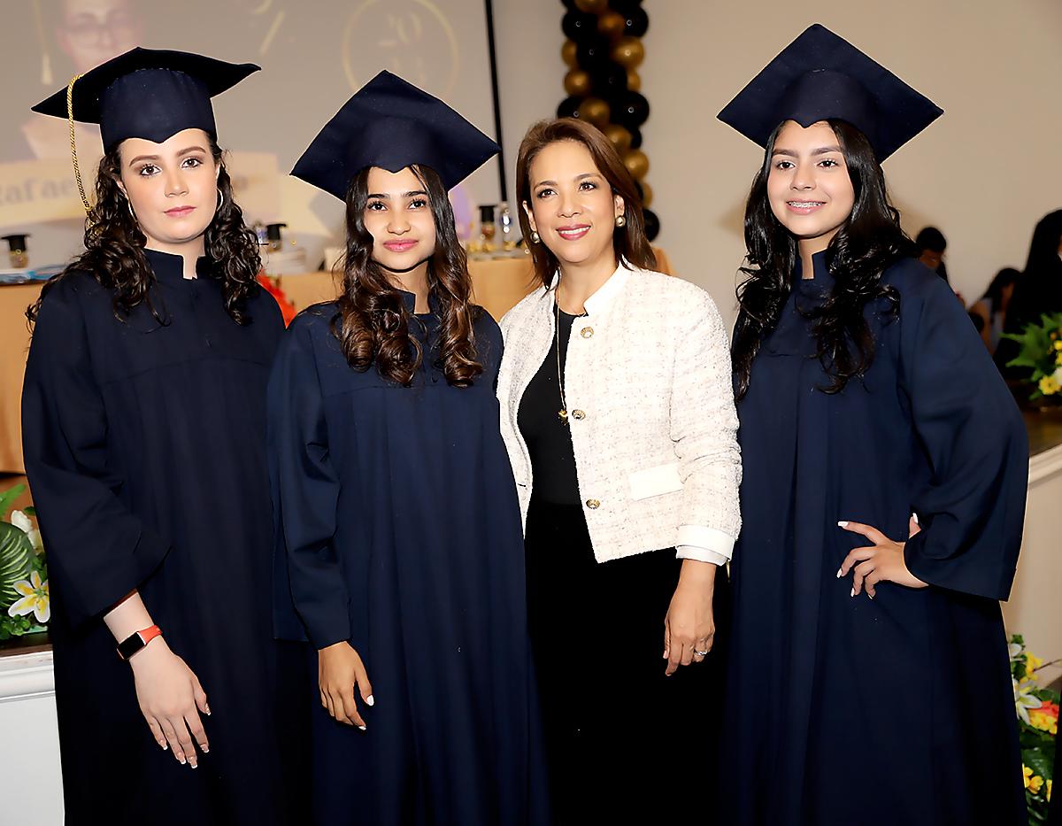 NAsly Villatoro, Kaory Rodas, Rosalpina Rodriguez presidenta y Rectora Campus Unitec y Sofía Membreño