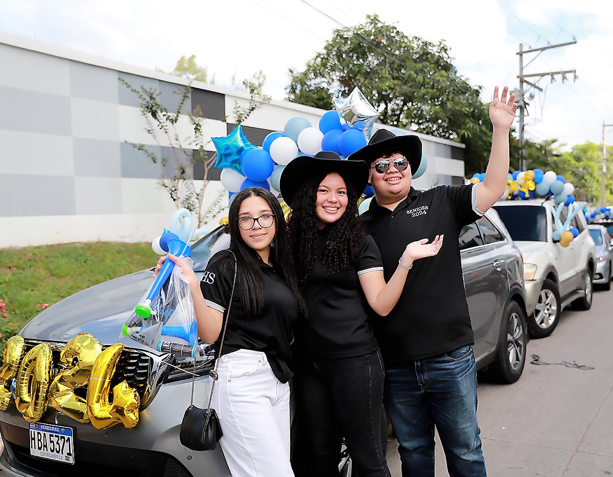Valeria Arteaga, Andrea Galindo y Ricardo Molina.