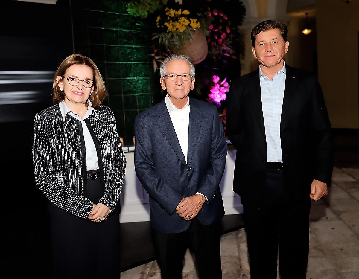 Fotogalería: Grupo OPSA es galardonado en el XVII aniversario de mecenazgo cultural del MIN