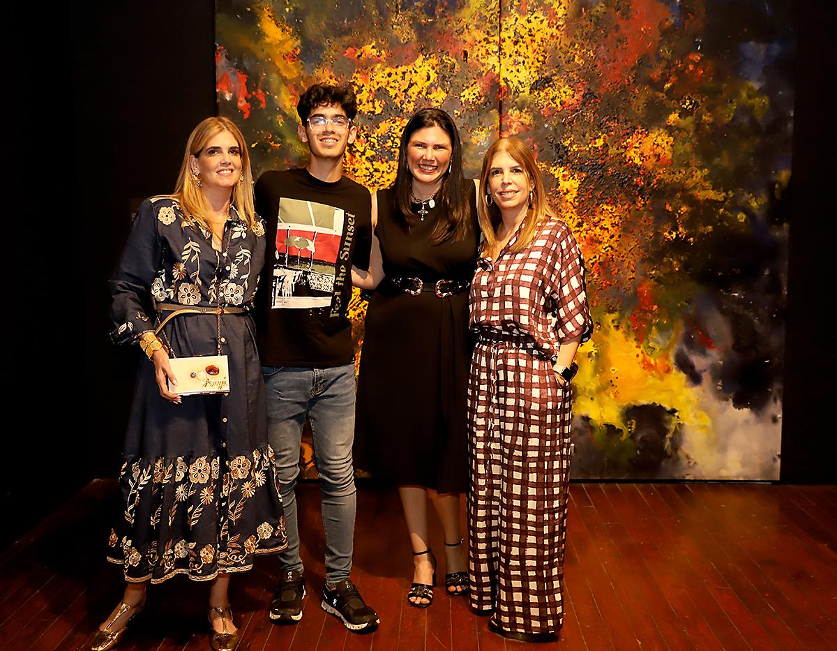 Lovanna Ravelo, Laura Oseguera y Yohanka Ravelo.