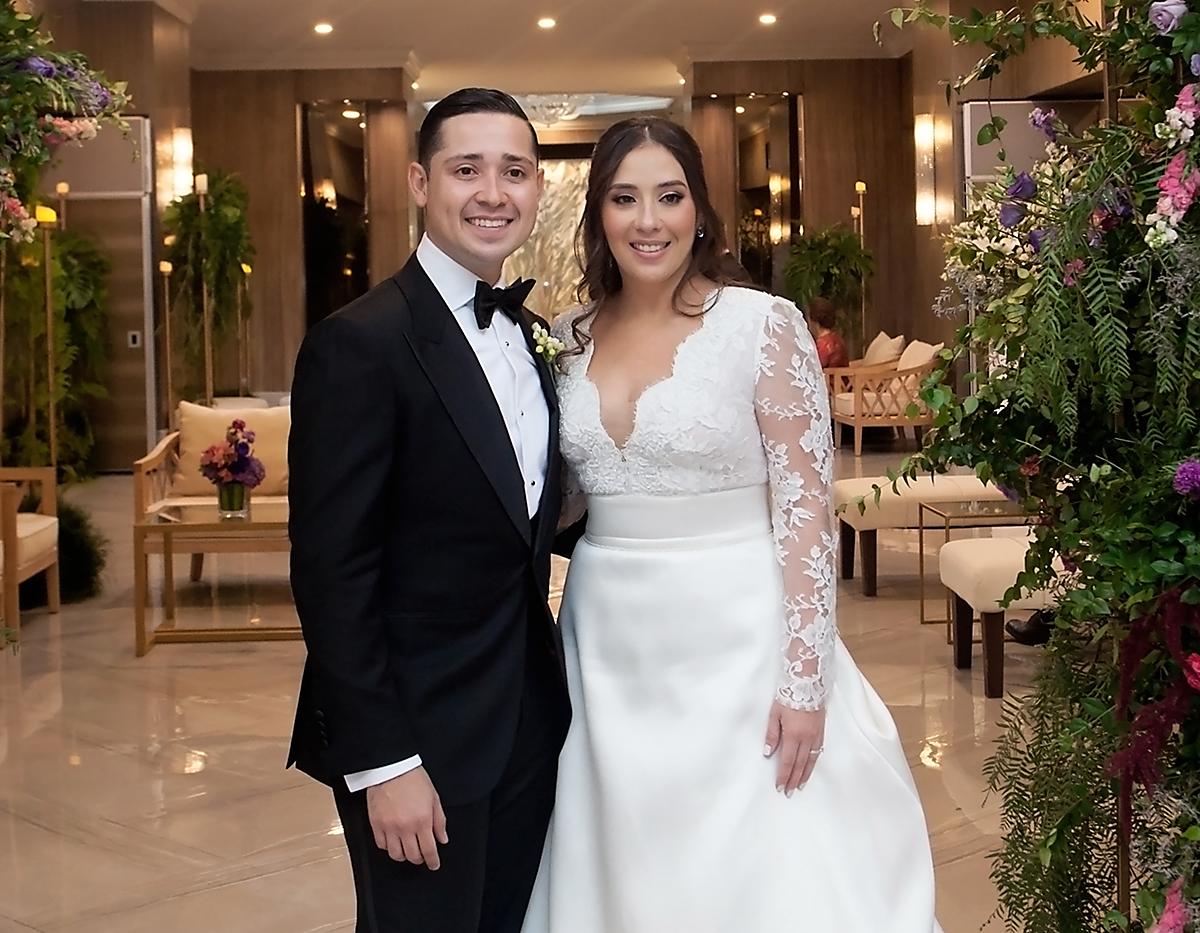 Los recién casados Giselle Ferez y Renán Núñez.