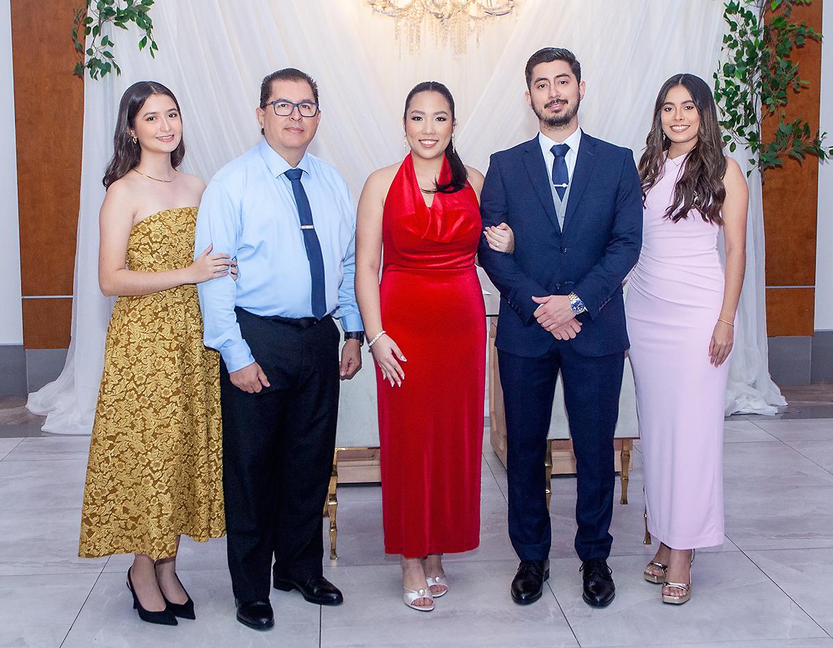 Cinthia, Juan Carlos, Nidia León, Juan Carlos Pineda y Joselyn Pineda.