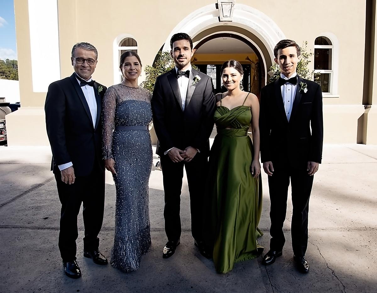 Juan Carlos, Julissa, Juan Carlos, Sofia y Rafael Pineda