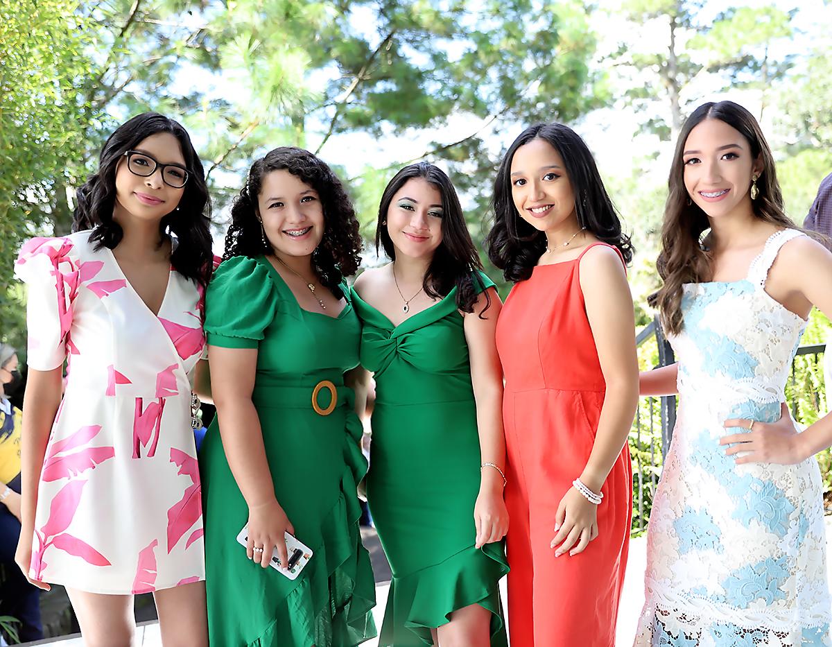 Ana Lucía Fuentes, Mia Flores, Ashley García y Arianne Muñoz