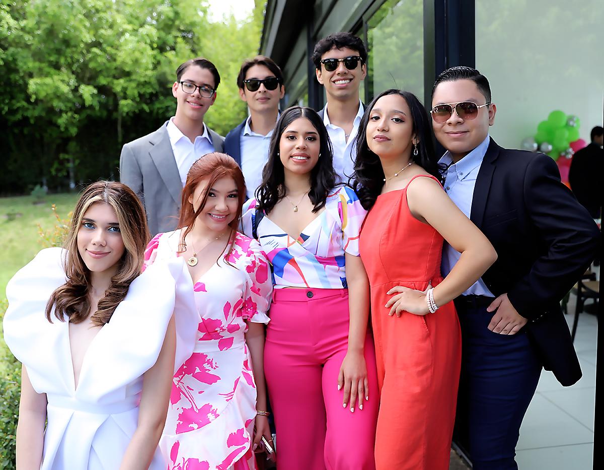 Diego Zepeda, Alejandro Mejía, Gustavo Napky, Ana Lucía Cruz, Gloria Mejía, Andrea Mancías, Arianne Muñoz y Francisco Ordóñez