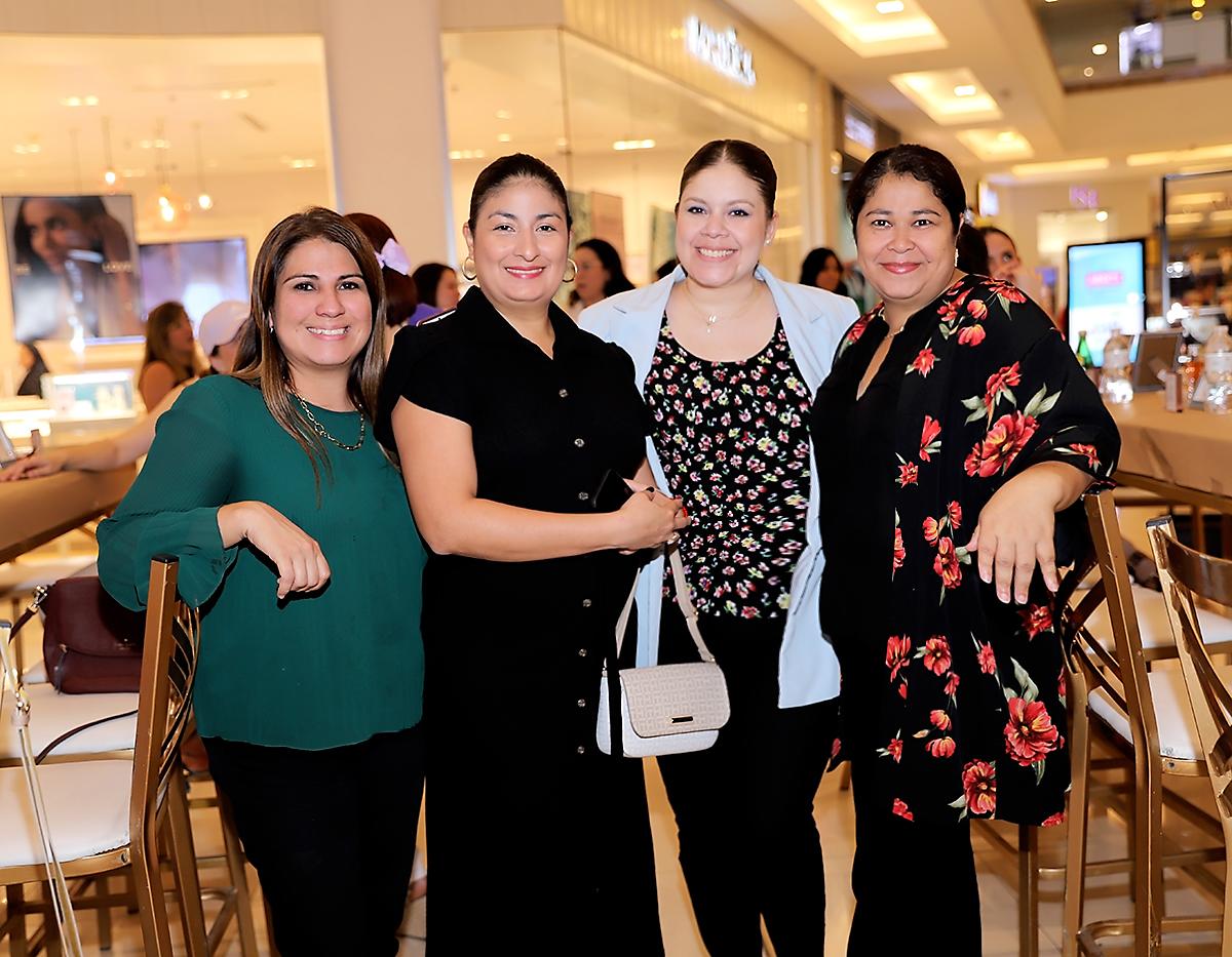 Rebeca Chacón, Melissa Cáceres y Brenda Ortez.