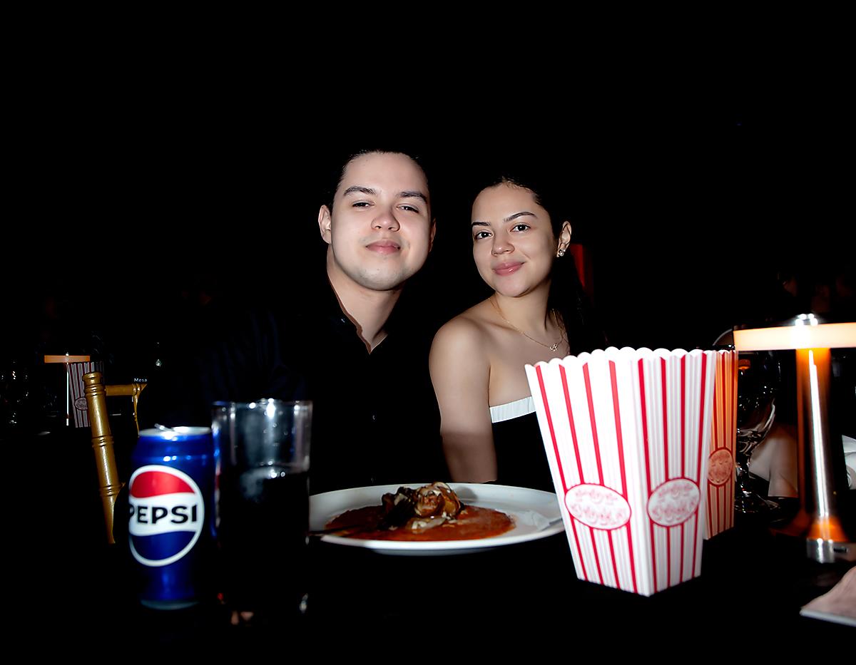  Roy Fajardo y Valeria Torres