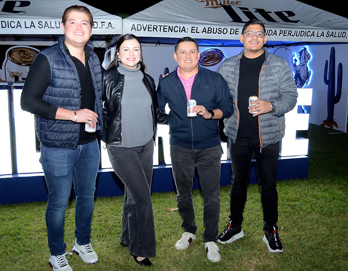 Allan Valladares, Andrea Walchez, Aarón Laínez y Reniery Cerna.
