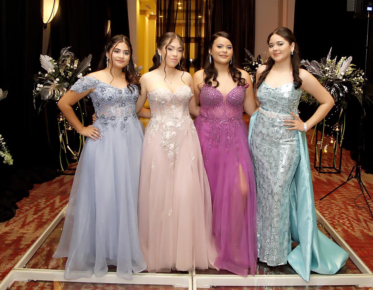 Ami Sánchez, Alexandra Urbina, Andrea Chávez y Sara Ponce.