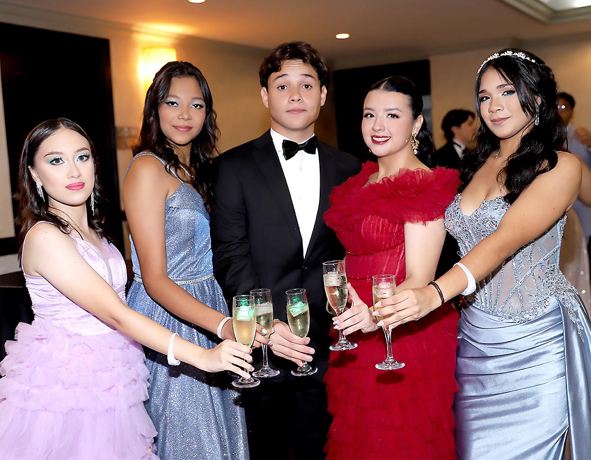 Fiesta de la prom 2024 de Mayan School