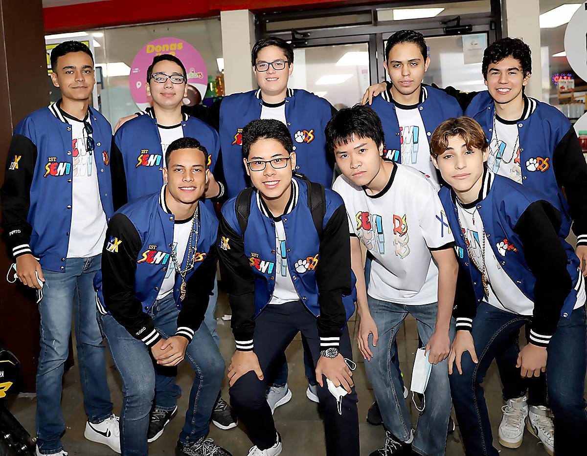 Adrian Destephen, Clifford Haughton, Santiago Paz, Haziel David, Angel Méndez, Javier Portillo, William Kuo, Cheg Tan y Rino Guerrero