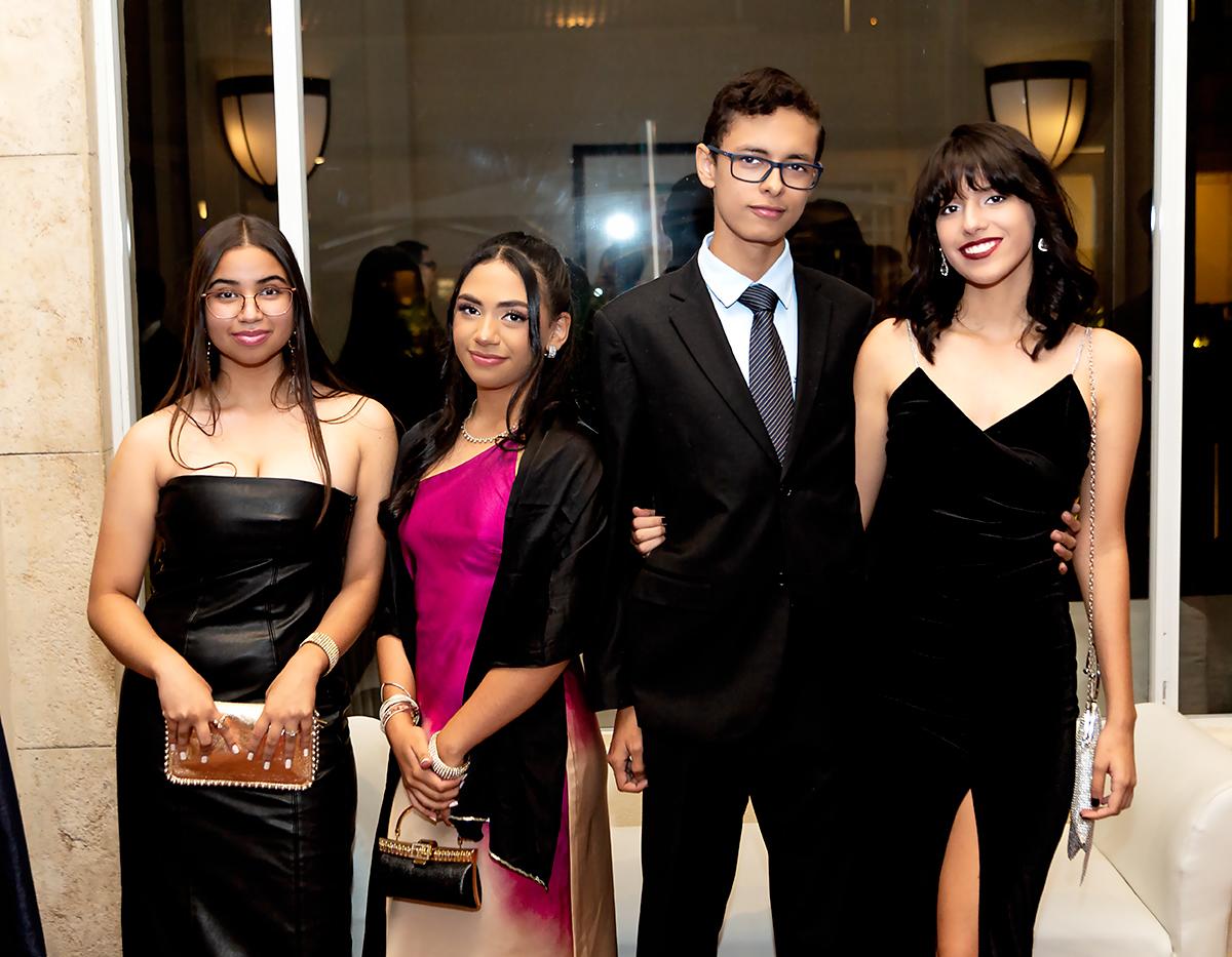Ana Raudales, Bella Quintero, Erick Fiallos y Ana Larios.