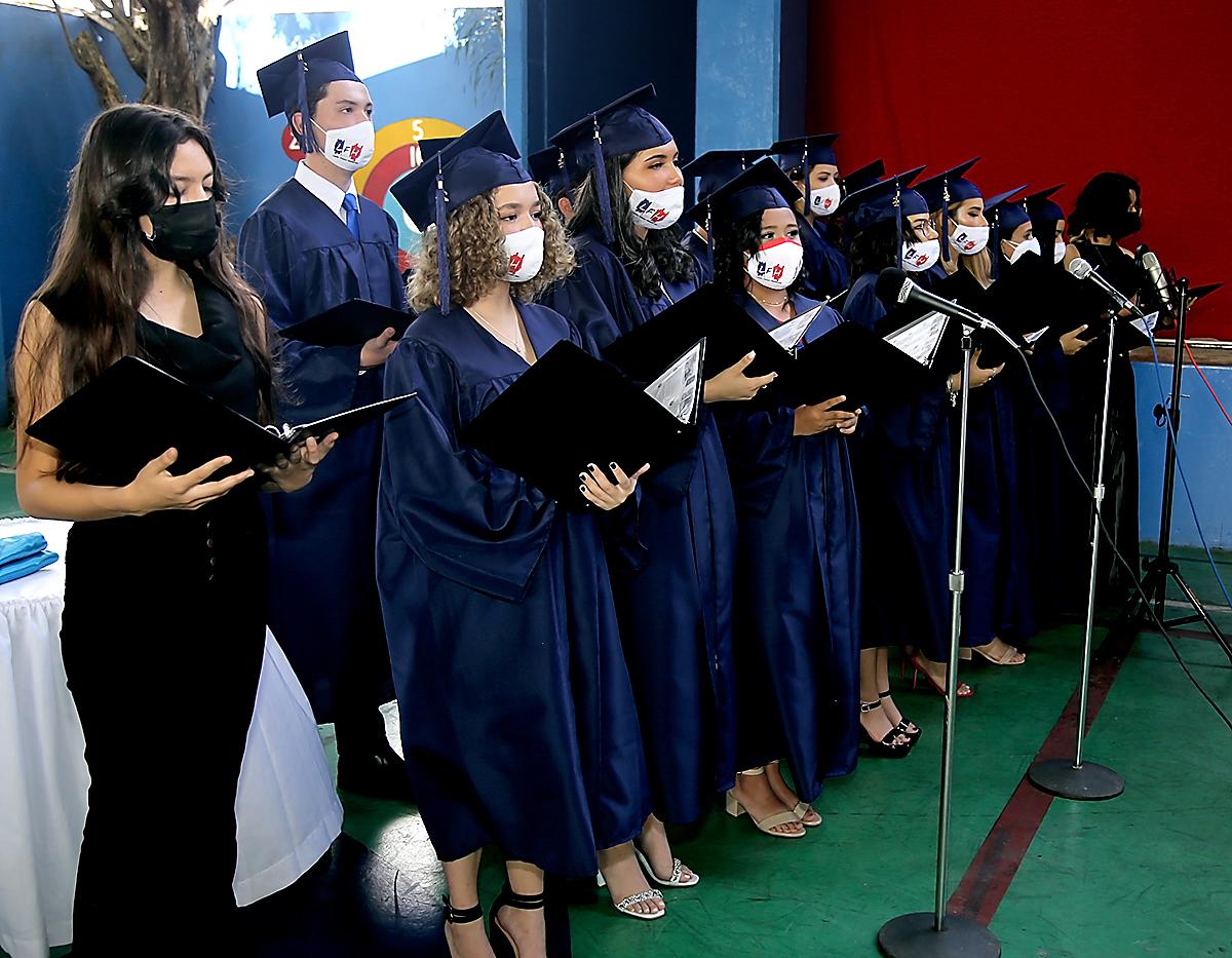 Entrega de títulos del Liceo Franco Hondureño 2022