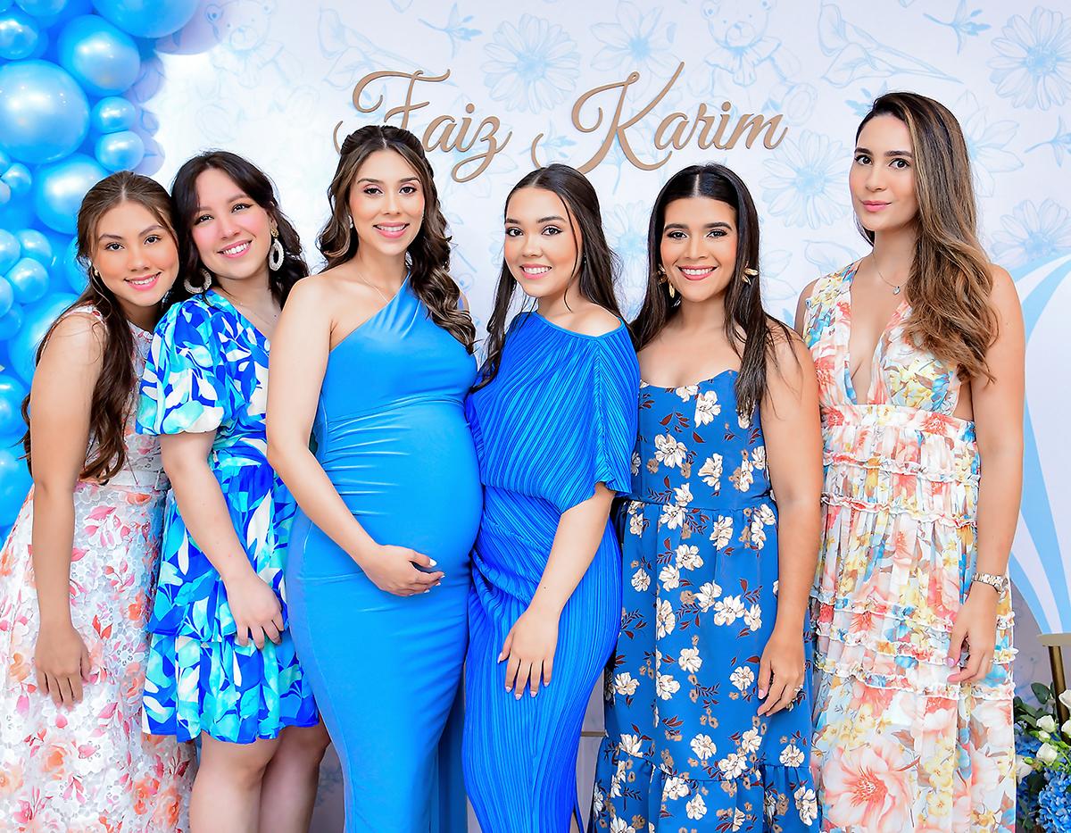  Elisa Dox, Alejandra Dox, Stephanie Andonie, Kimberly Dox, Daniela Chávez y Marcela Pineda