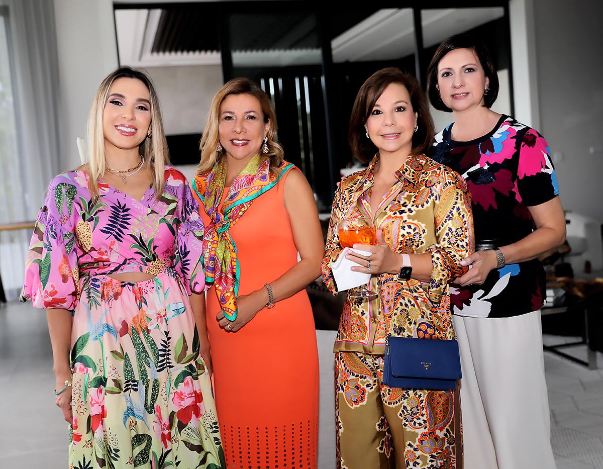 Sonia Bográn , Ivette Agüero, Julia Rishmawy y Maria Antonieta Bográn