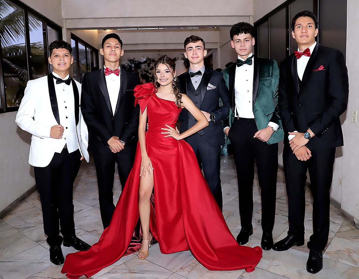 Wilmer Fuentes, Wilfredo Castro, María Salazar, Luis Castillo, Carlos Osorio y Francisco Zapata