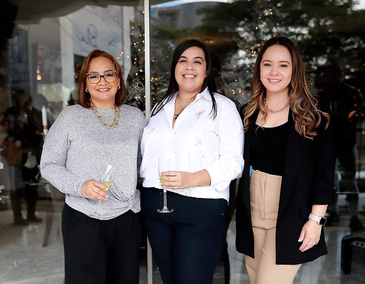Glenda Guillén, Daphne Ordoñez y Sandrá Ponce