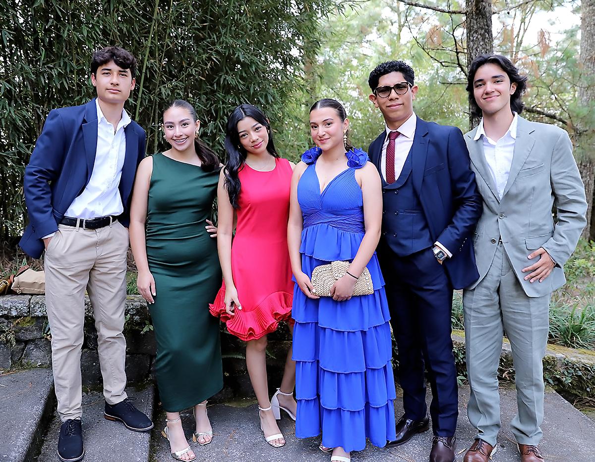 Pablo Hughes, Arianna Sorto, Ana Hernández, Isabella Lardizabal, José Alonzo y Emilio Soley