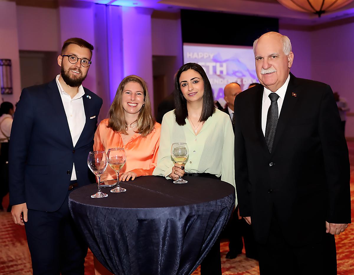 Henri Rothschild, Lia Rothschild, Rosalin Sihadi y Richard Vinelli